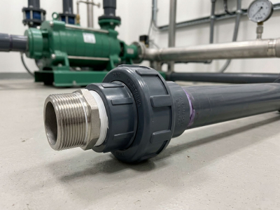Conexión del PVC al metal: Guía técnica anti-fugas